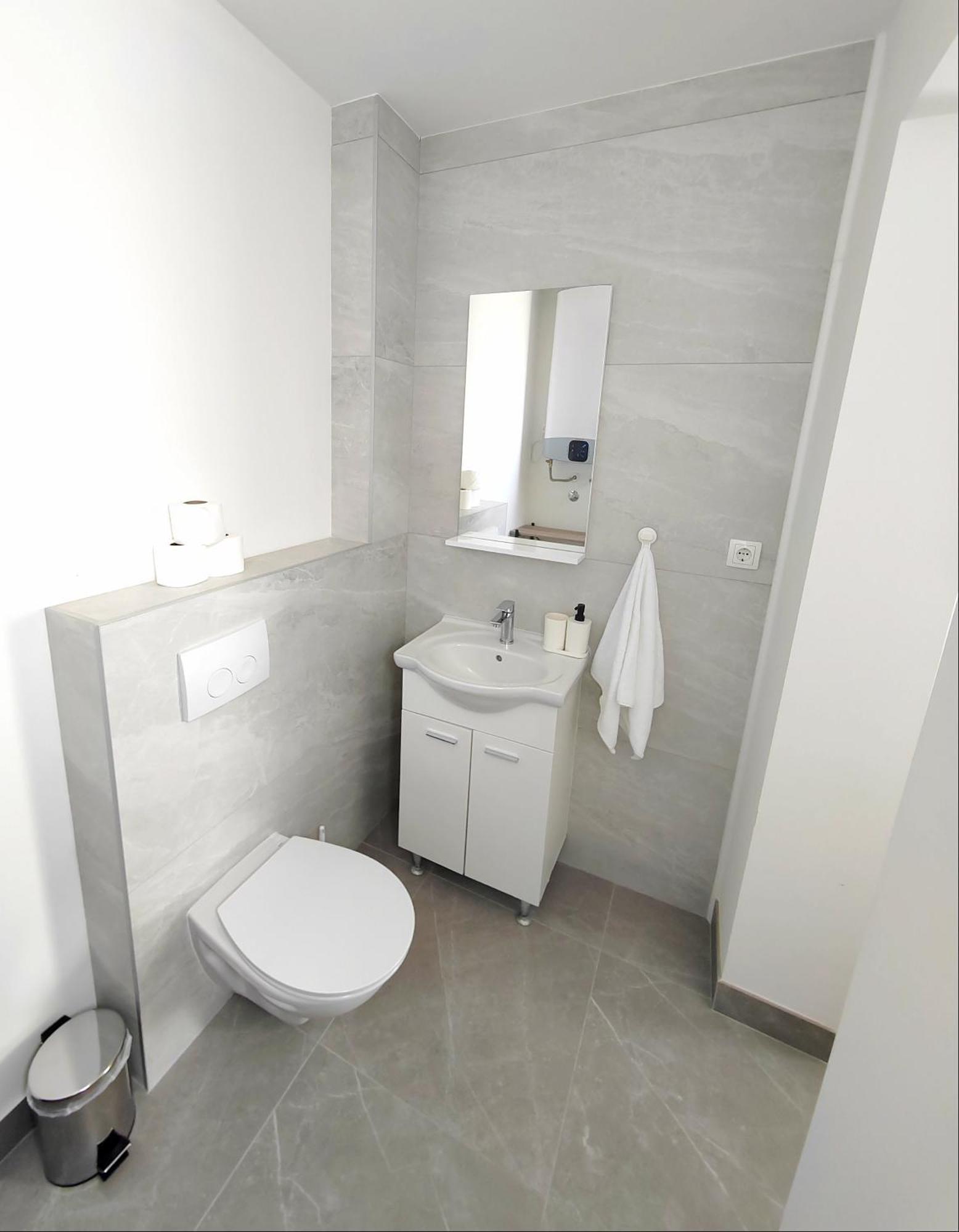 L&L Apartmani 1 Bol Exterior photo